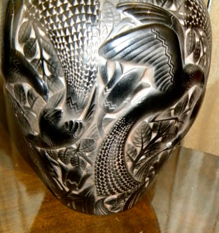 A spectacular and outstanding French vase by D'Avesn, circa 1930s. This piece measures 12.50