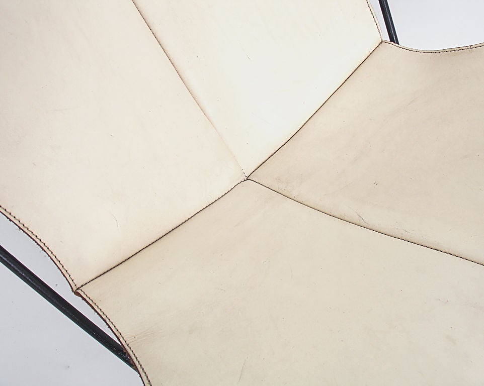 American Sculptural Butterfly Chair in Original White Leather