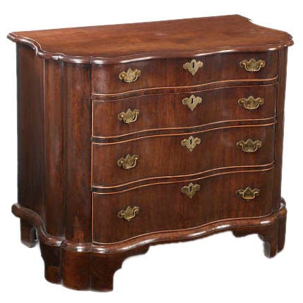 DUTCH EARLY ROCOCO PERIOD MAHOGANY COMMODE For Sale