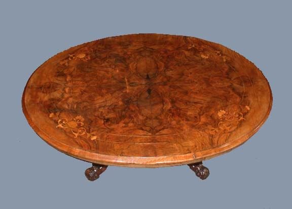 Victorian Walnut and Marquetry Coffee Table In Good Condition In Montreal, QC