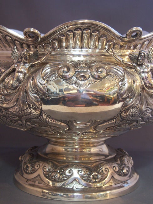 Exceptional Sterling Silver Armada Monteith Bowl In Excellent Condition For Sale In Rancho Santa Fe, CA