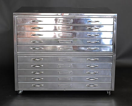 So handsome and super functional. This flat file has 10 drawers and rests on casters for easy mobility.