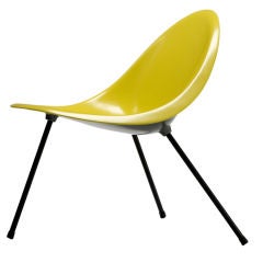 Tripod chair designed by Poul Kjaerholm
