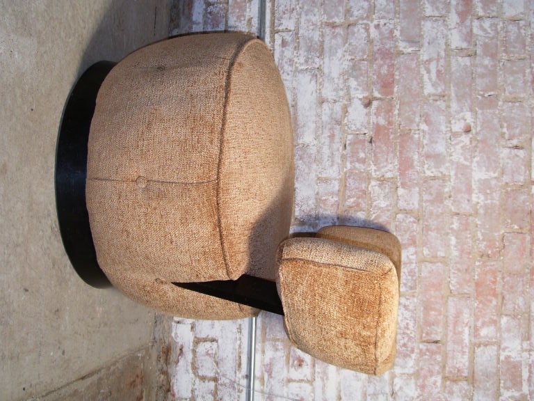 Mid-20th Century Pair of Barrel Chairs Designed by Gilbert Rohde for Kroehler