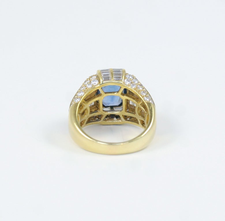 18K Yellow Gold Sapphire & Diamond Ring For Sale 1