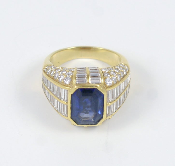 18K Yellow Gold Sapphire & Diamond Ring For Sale 3