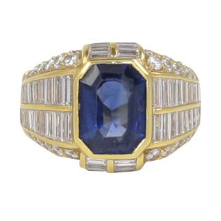 18K Yellow Gold Sapphire & Diamond Ring For Sale
