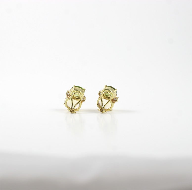 Medium GUM DROP™ Earrings with Peridot and Citrine and Diamonds In New Condition For Sale In New York, NY