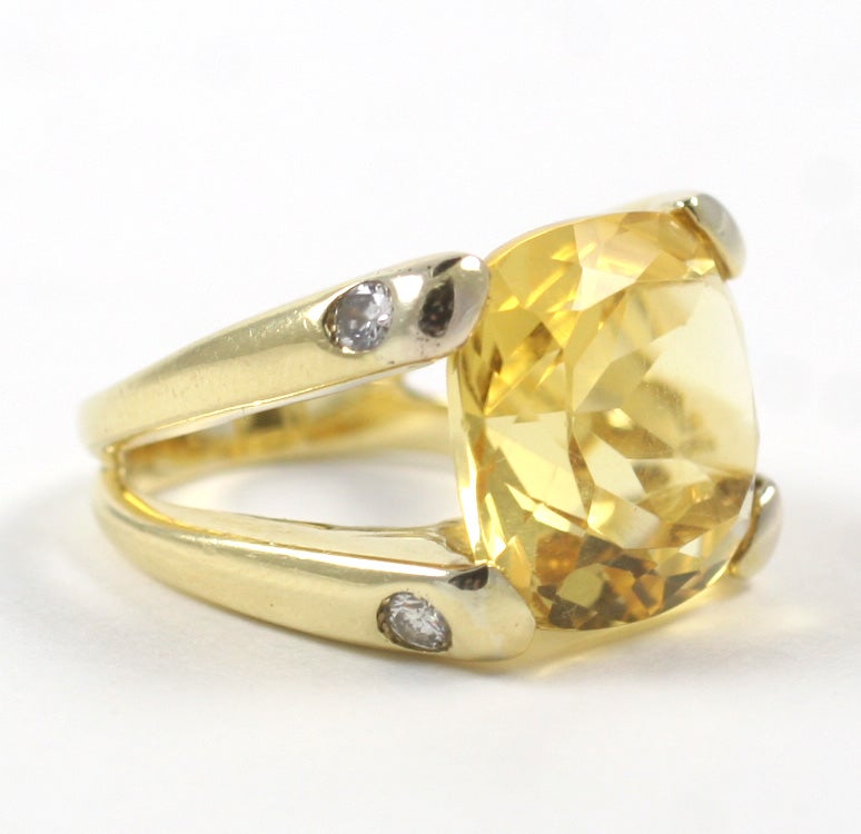 18kt  15mm Cushion Citrine and diamond Cushion RIng In New Condition For Sale In New York, NY