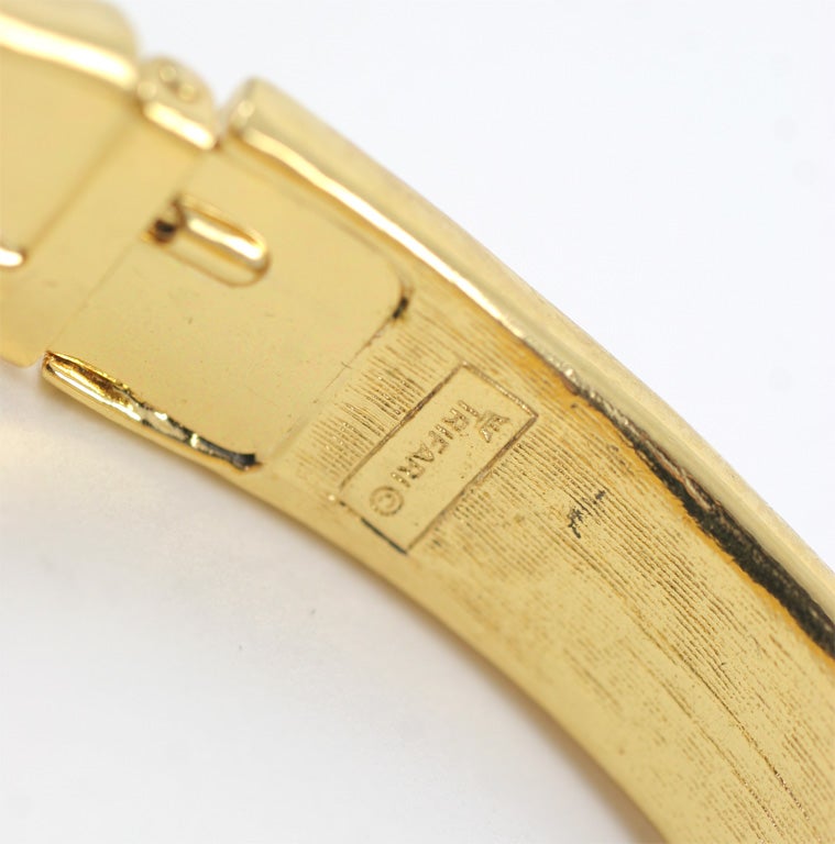 Bracelet Trifari « or », bijou de costume en vente 2