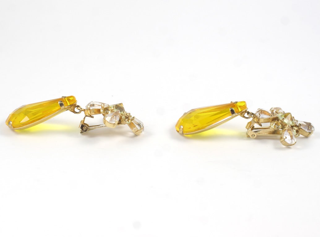 Boucles d'oreilles pendantes citron, bijouterie de costume Excellent état - En vente à Stamford, CT