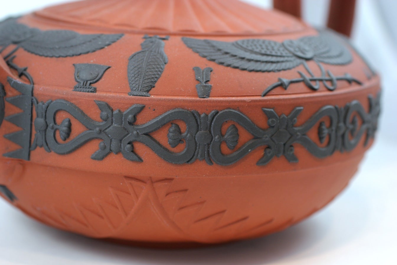 19th Century Wedgwood Teapot With Egyptian Motifs For Sale