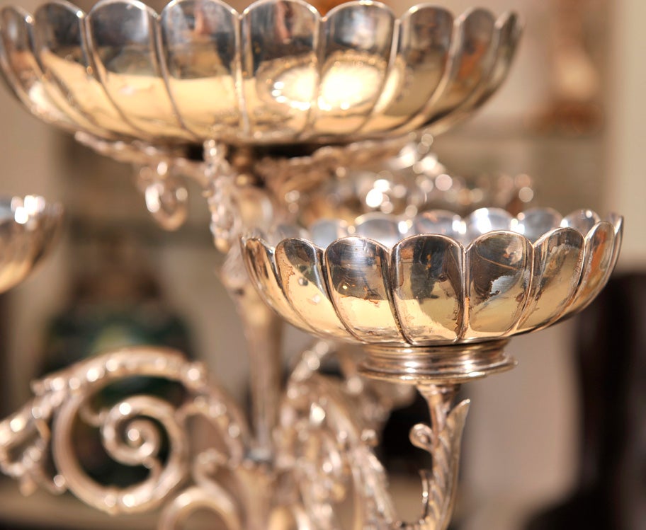 English Epergne In Good Condition For Sale In New York, NY