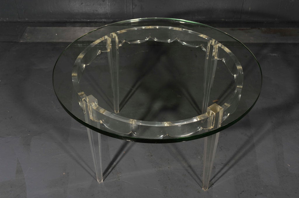 Lucite Grosfeld House Low Table Lorin Jackson In Good Condition For Sale In Lambertville, NJ