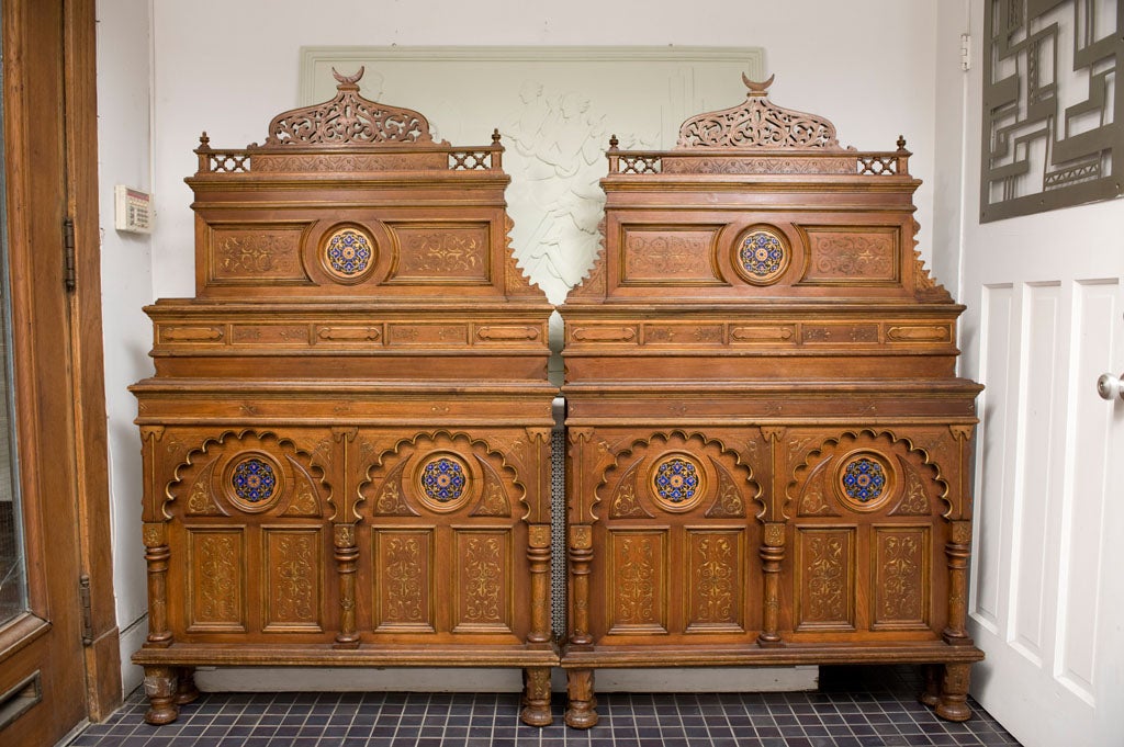 Gilt AESTHETIC MOUVEMENT MOORISH REVIVAL BEDROOM SUITE