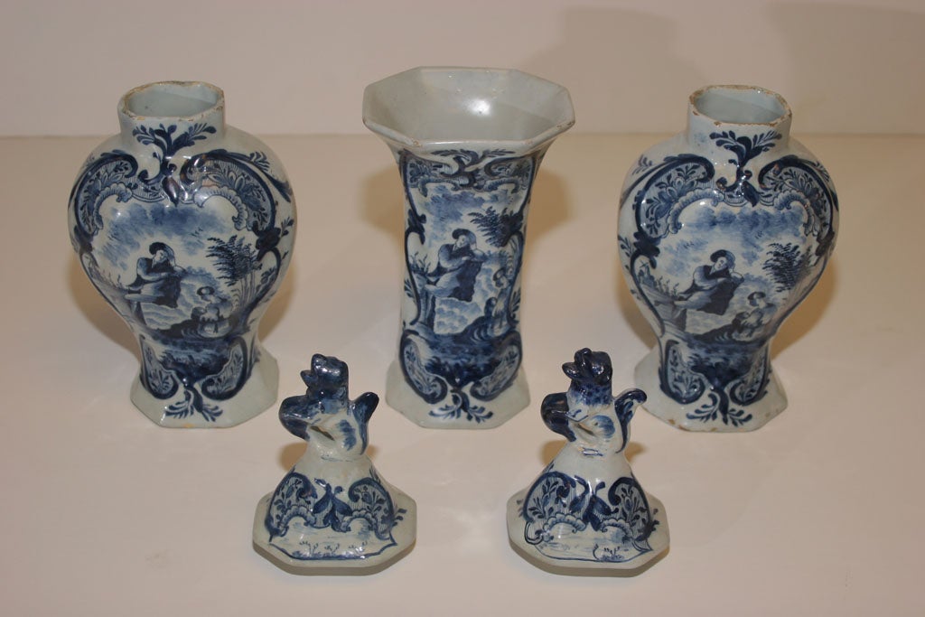 A DELFTWARE GARNITURE BY THE AXE FACTORY. DUTCH, C. 1790 For Sale 2