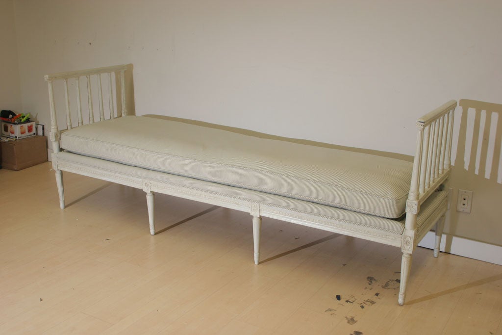gustavian daybed