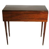 An English Mahogany Pembroke Table Used An English Mahogany Pembroke Table