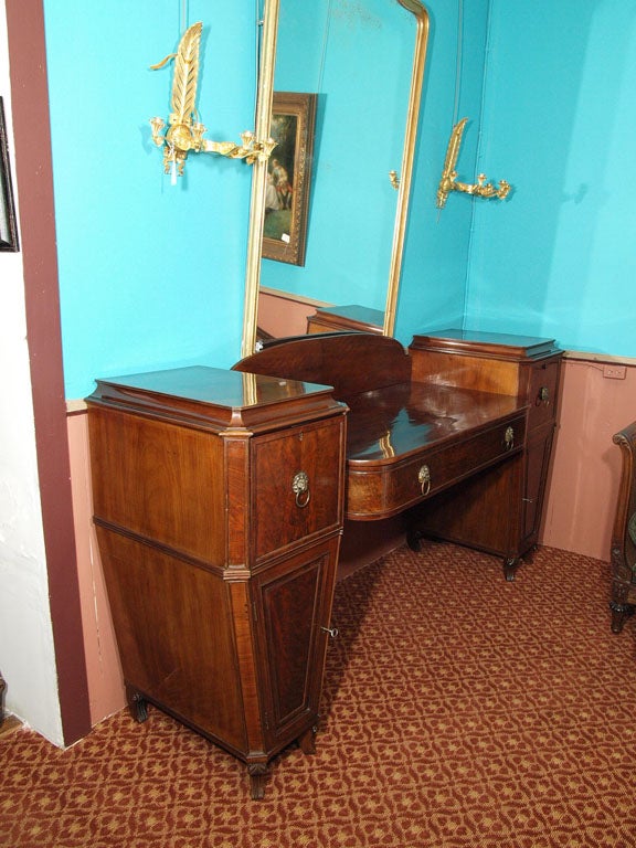 English Georgian Classical Mahogany Sideboard For Sale 4