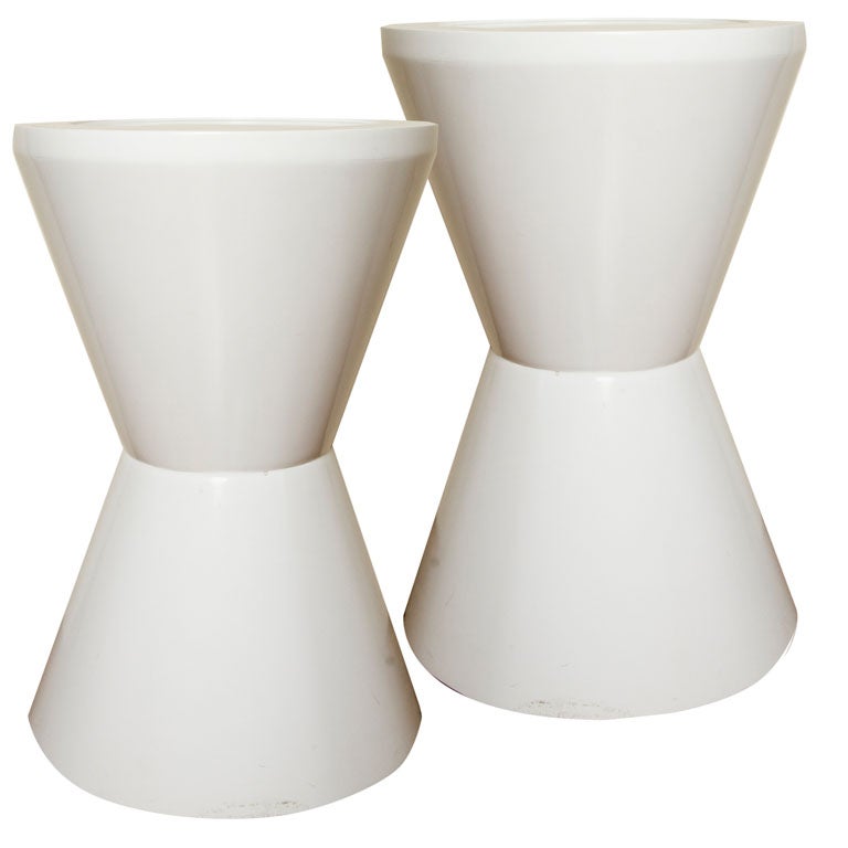 PAIR HOURGLASS ROUND WHITE LACQUER SIDE TABLES