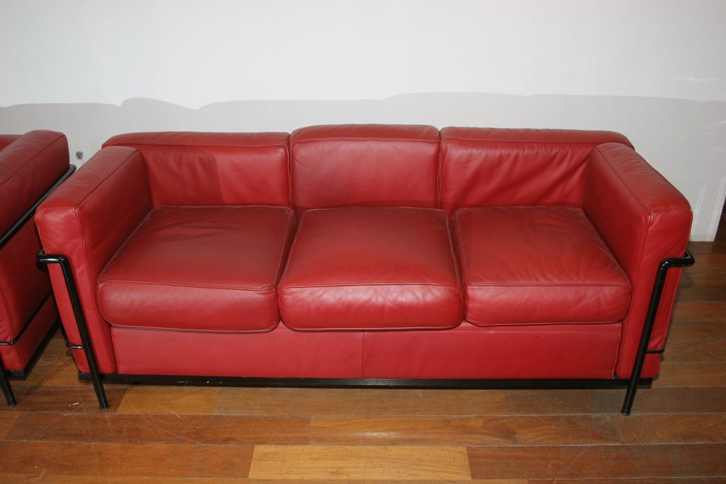 Late 20th Century Cassina, Le Corbusier LC2 Sofa & Chair in Red Leather, c.70's