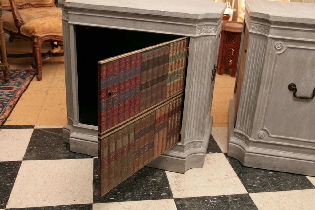 Pair of Faux Painted Side Tables In Good Condition For Sale In Sheffield, MA