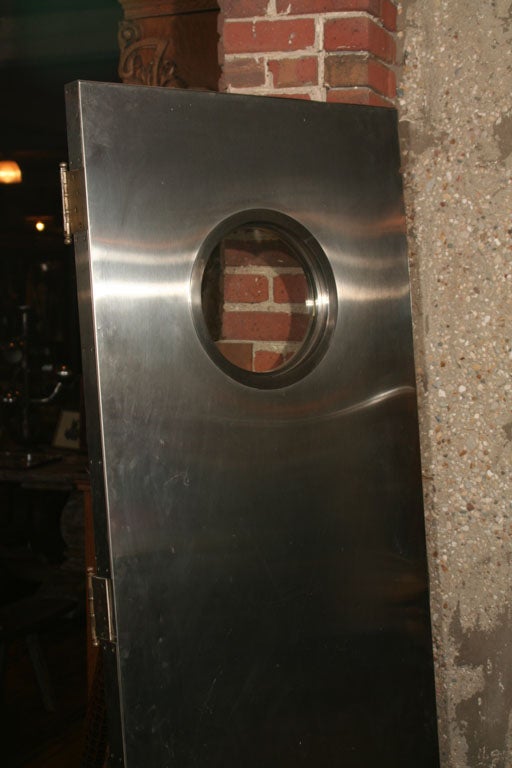 circle window door