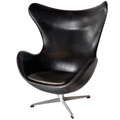 ARNE JACOBSEN EGG CHAIR