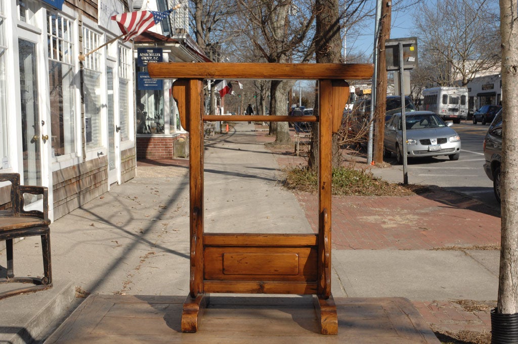 Turn of the Century Shanghai Gong Stand