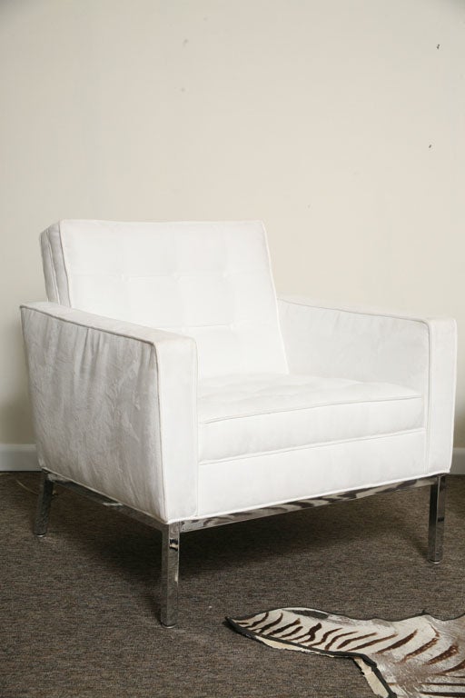 Mid-20th Century Pure White Ultra Suede Pair of Classic Chairs by KNOLL