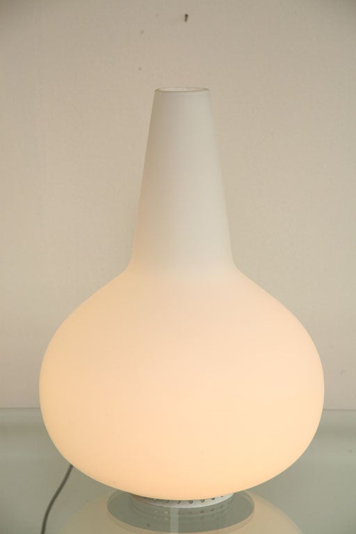 Italian Pair of Fontana Arte Glass Lamps Designed by Max Ingrand & Pietro Raimondi Italy For Sale