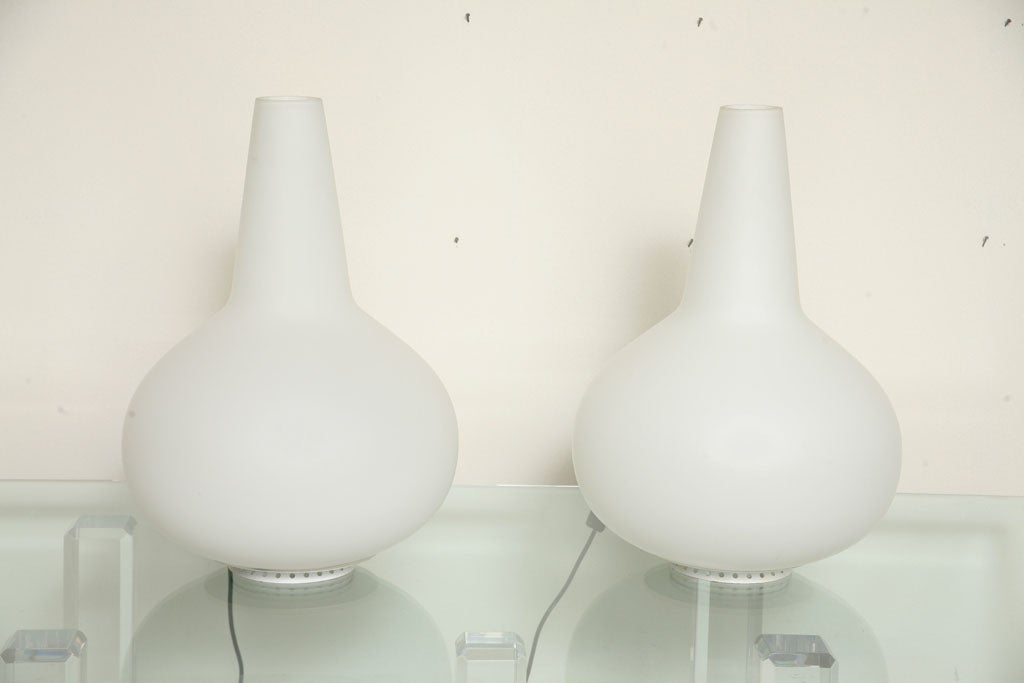 Mid-Century Modern Pair of Fontana Arte Glass Lamps Designed by Max Ingrand & Pietro Raimondi Italy For Sale