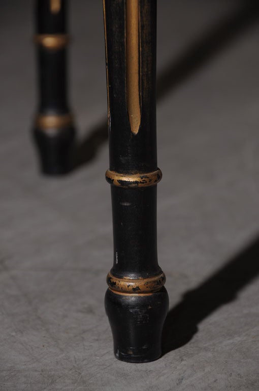 Tray Table of Japan-Lacquered Papier Mache (Tray on Stand) 1