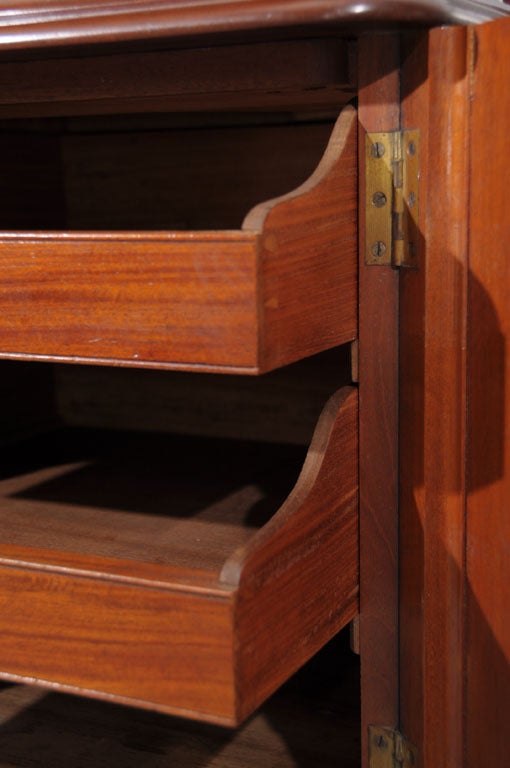 English Serving Console or Sideboard of Mahogany with Turned Supports For Sale 3