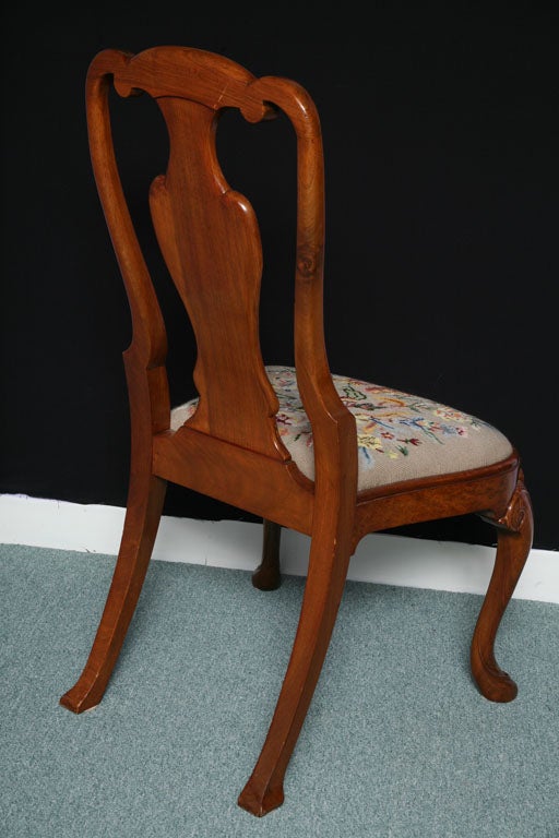A Set of 8 English Queen Anne Dining Chairs. For Sale 4