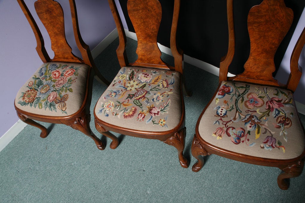 A Set of 8 English Queen Anne Dining Chairs. For Sale 5