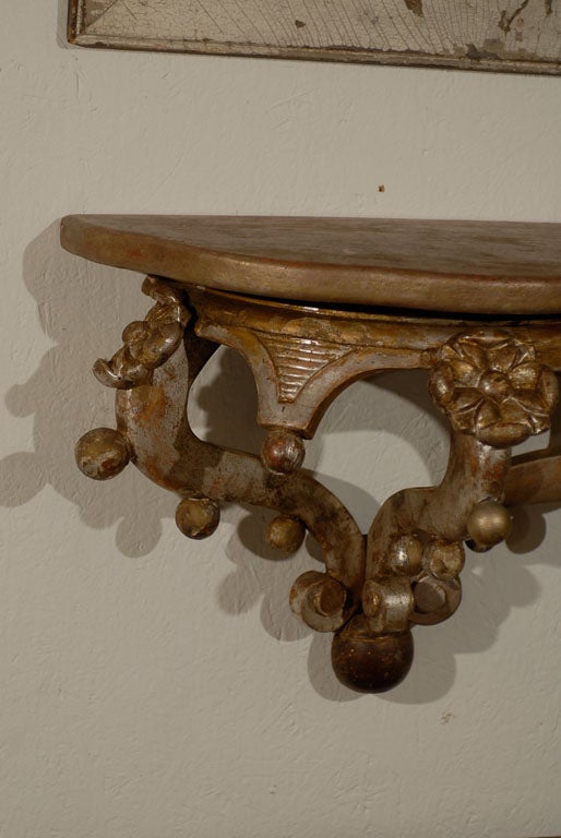 Gilt Pair of Italian Early 19th Century Carved Wood Brackets