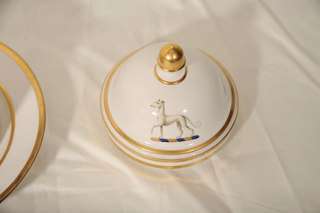 A Flight & Barr Worcester Porcelain Honey Pot and Cover 1