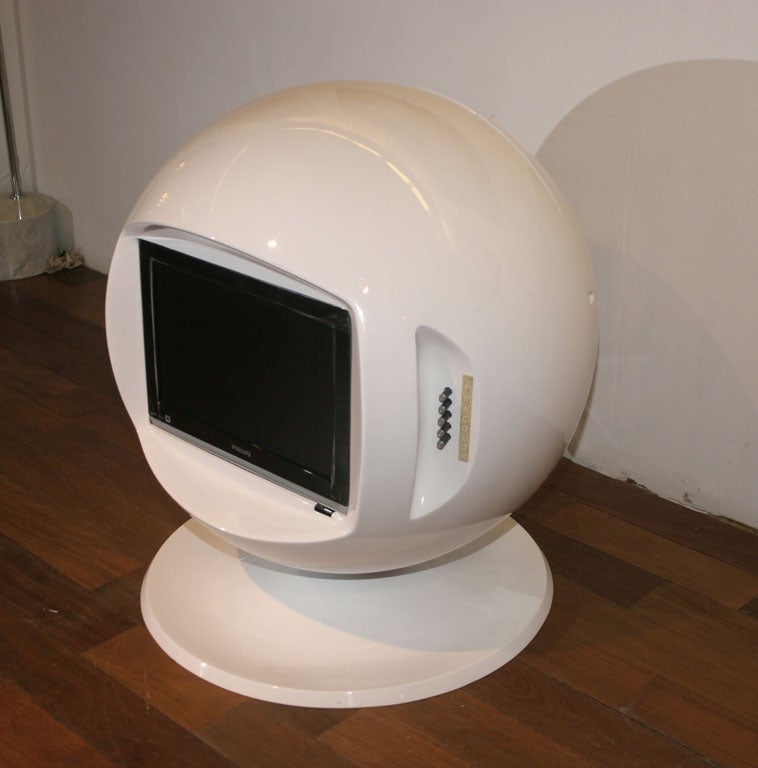 Space Age T.V 1