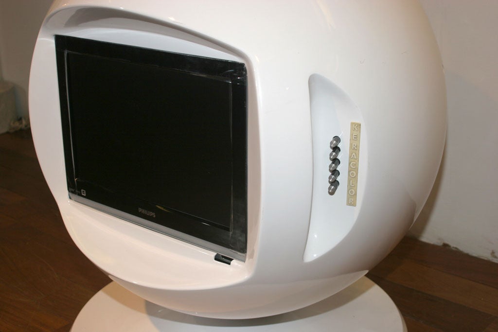 Space Age T.V 2