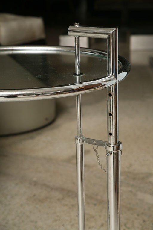 A Pair of Eileen Gray Polished Chrome and Glass Tables For Sale 4