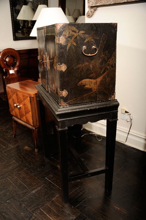 Mid-19th Century Chinoiserie Black Lacquer Cabinet For Sale 2