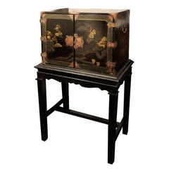 Mid-19th Century Chinoiserie Black Lacquer Cabinet