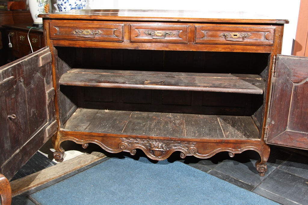 French Carved Cherry Buffet In Excellent Condition In Woodbury, CT