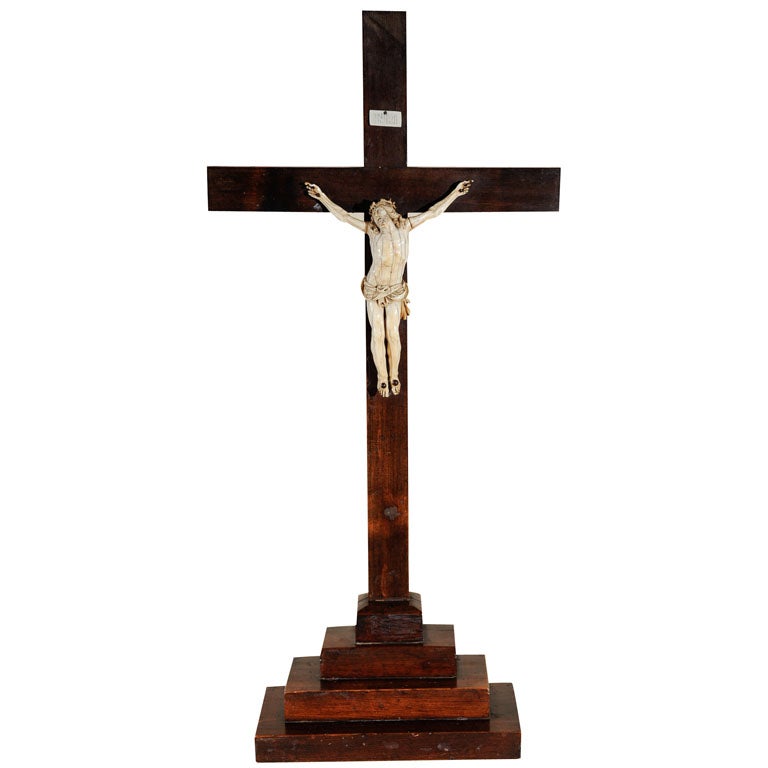 Antique Wood 
Ivory Crucifix