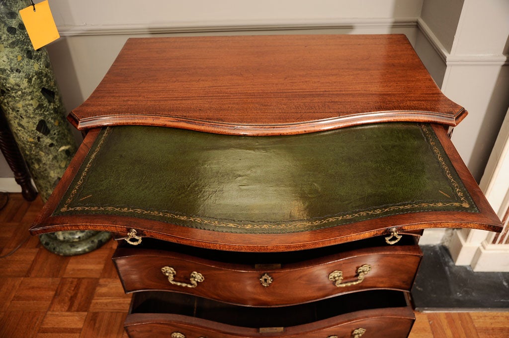 18th Century Mahogany Chippendale Dressing Chest 3