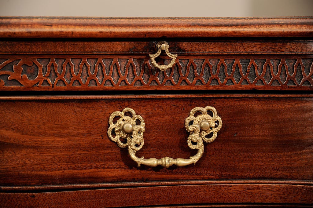 18th Century Mahogany Chippendale Dressing Chest 5