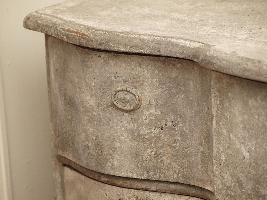 19th Century Painted Danish Serpentine Commode For Sale 1