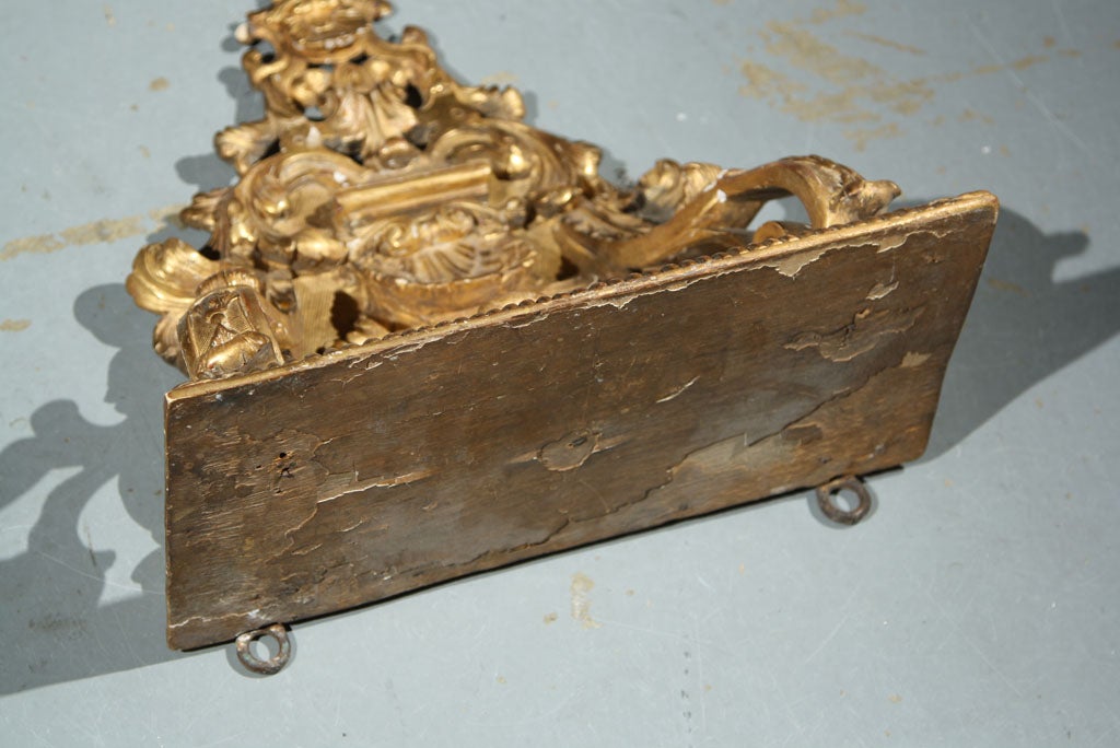 Gilded Carved Wall Bracket In Excellent Condition In Stamford, CT