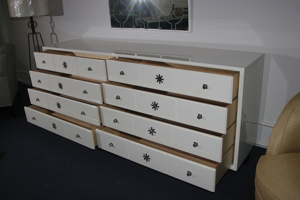 Contemporary Parzinger Originals at Palumbo Lacquered 8-Drawer Dresser For Sale